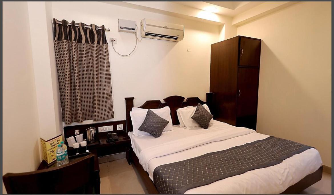 Hotel Gaylord International - New Delhi Bagian luar foto